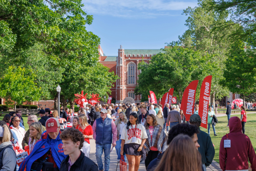 Student and supporters  on the South Oval for the Sooner Showcase at Sooner Saturday 2025