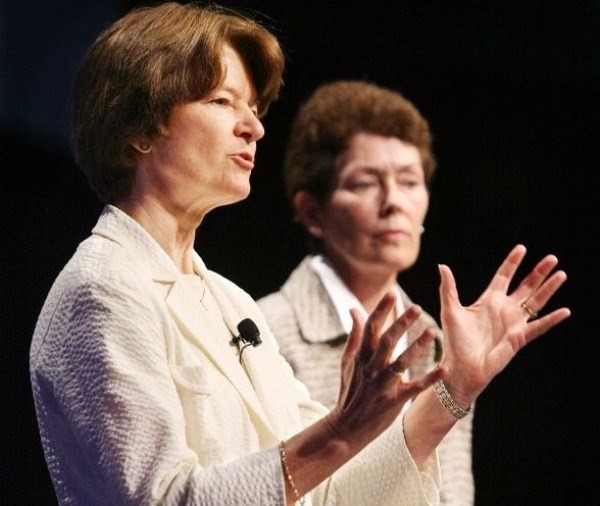 Ride (L) and O'Shaughnessy (R) at a 2008 American Library Association conference in Anaheim, California, discussing how the Earth’s climate is changing.