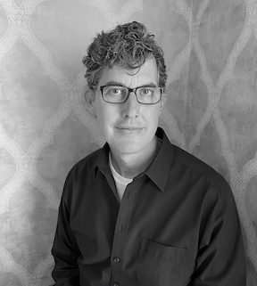 Profile photograph of Daniel Simon
