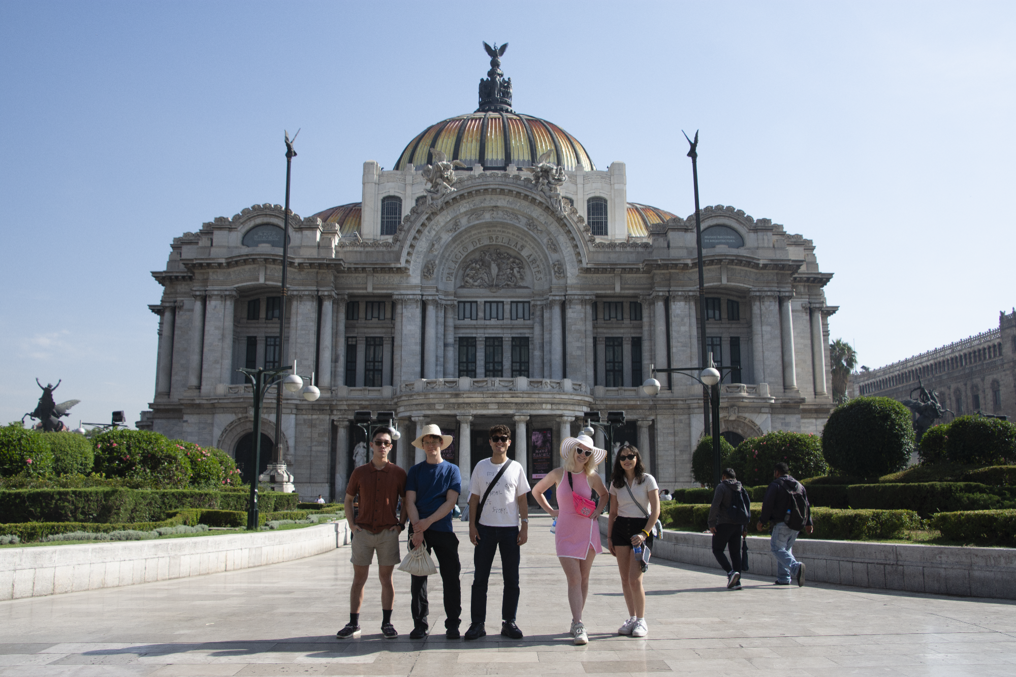 Students visiting a cathedral in Italy