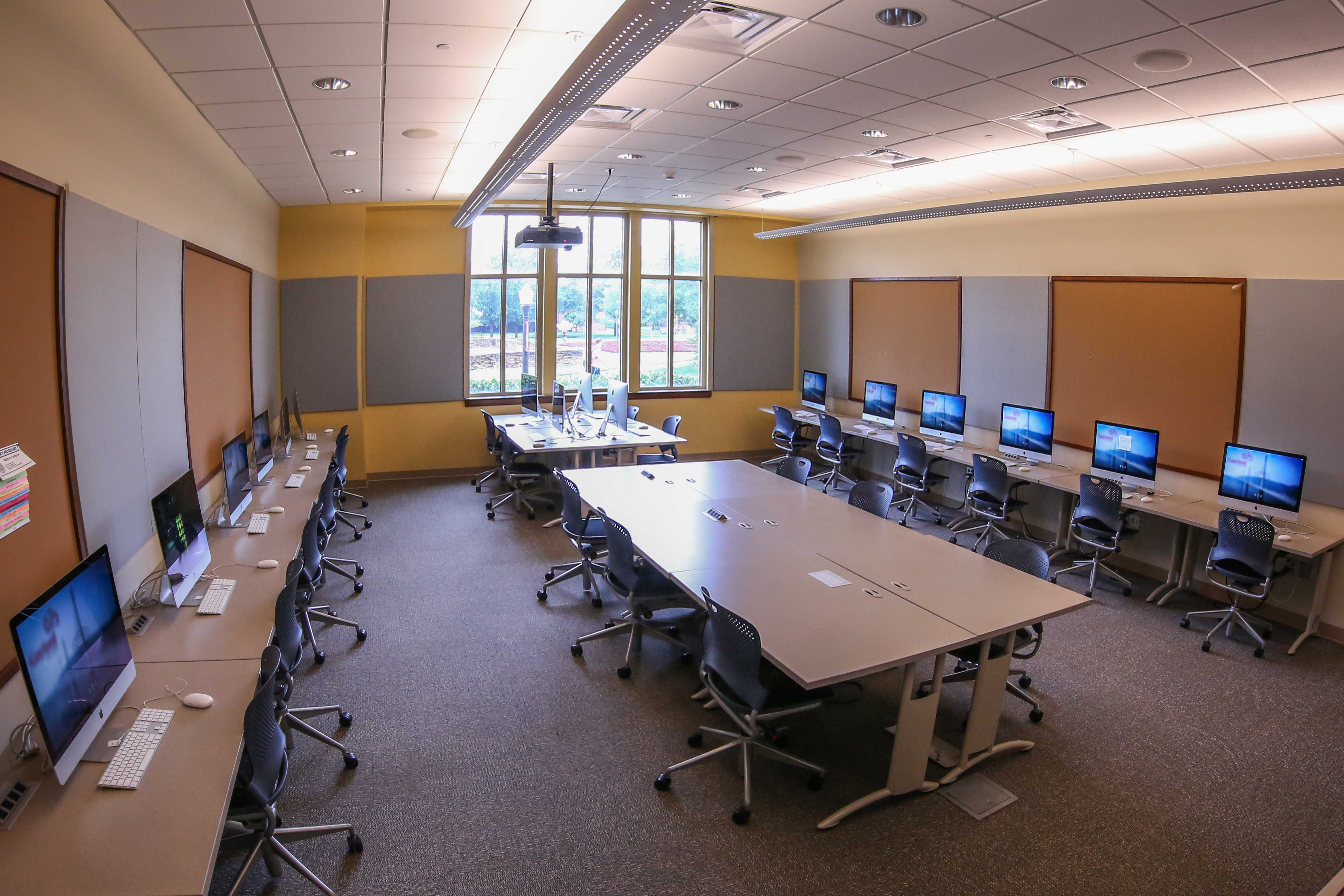 Computer Lab at Gaylord Hall with lots of seating and computers.