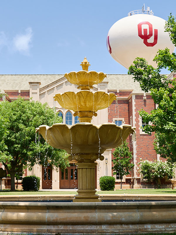 The fountain in front of Lissa and Cy Wagner Hall. 