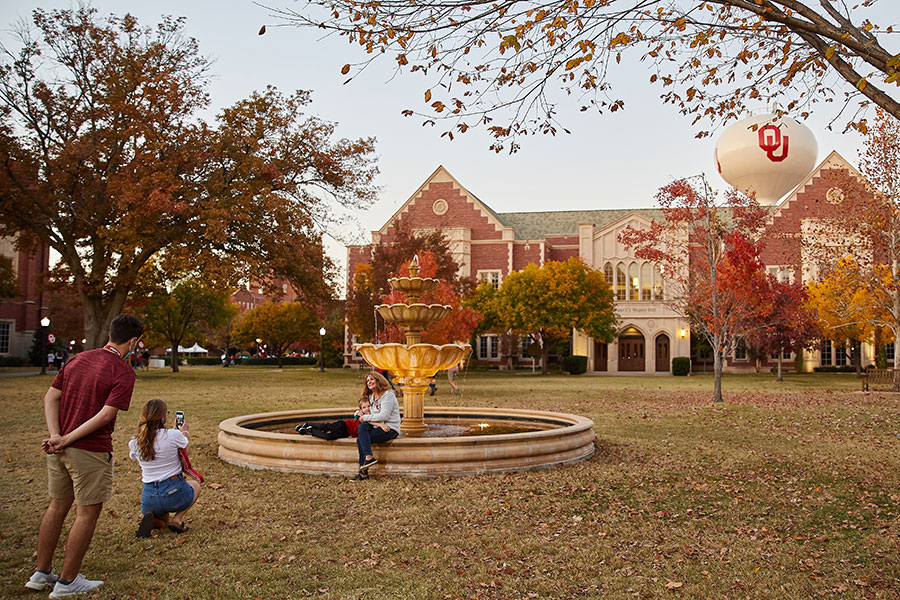 Wagner Fountain in the fall.