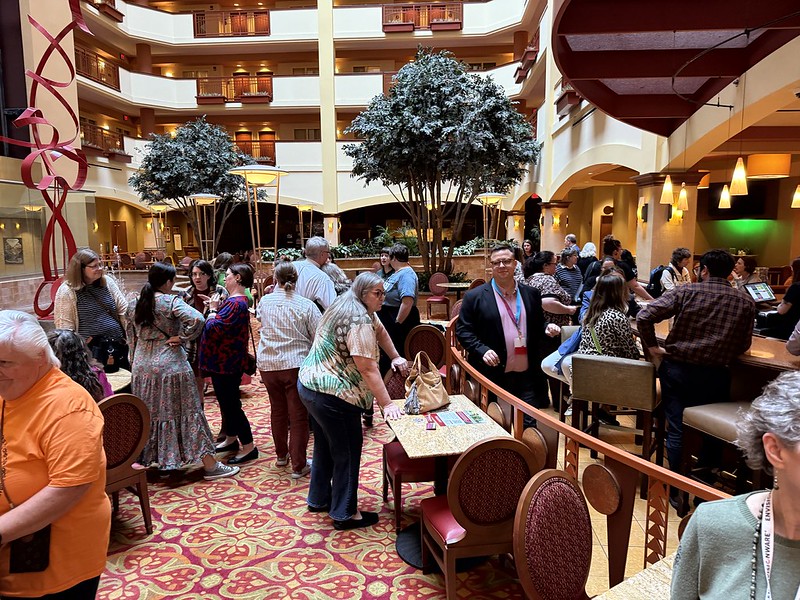 SLIS Alumni gather at the OLA Gold Reception.