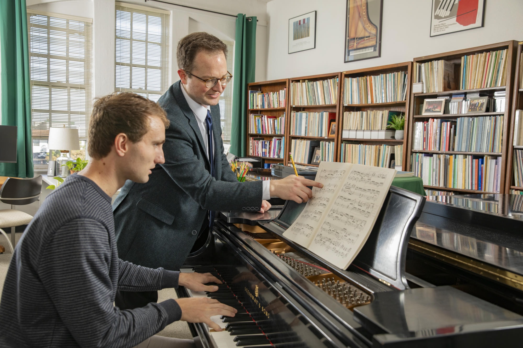 Dr. Murphy teaching applied lesson.