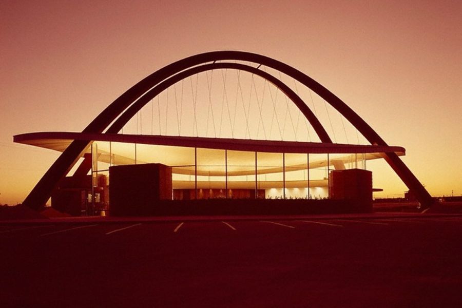 The Founder’s Bank designed by Bob Bowlby.