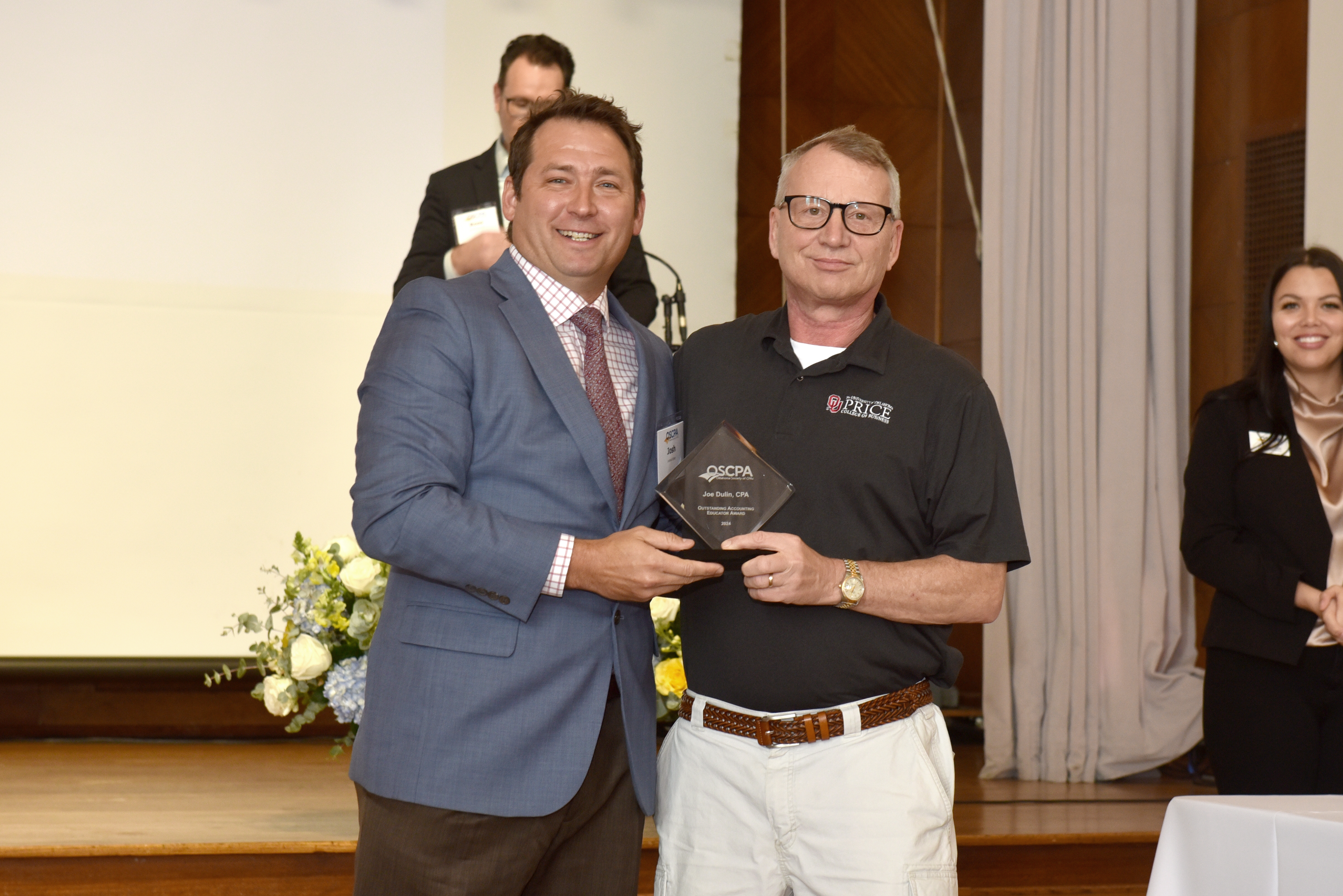 Joe Dulin receives his award.