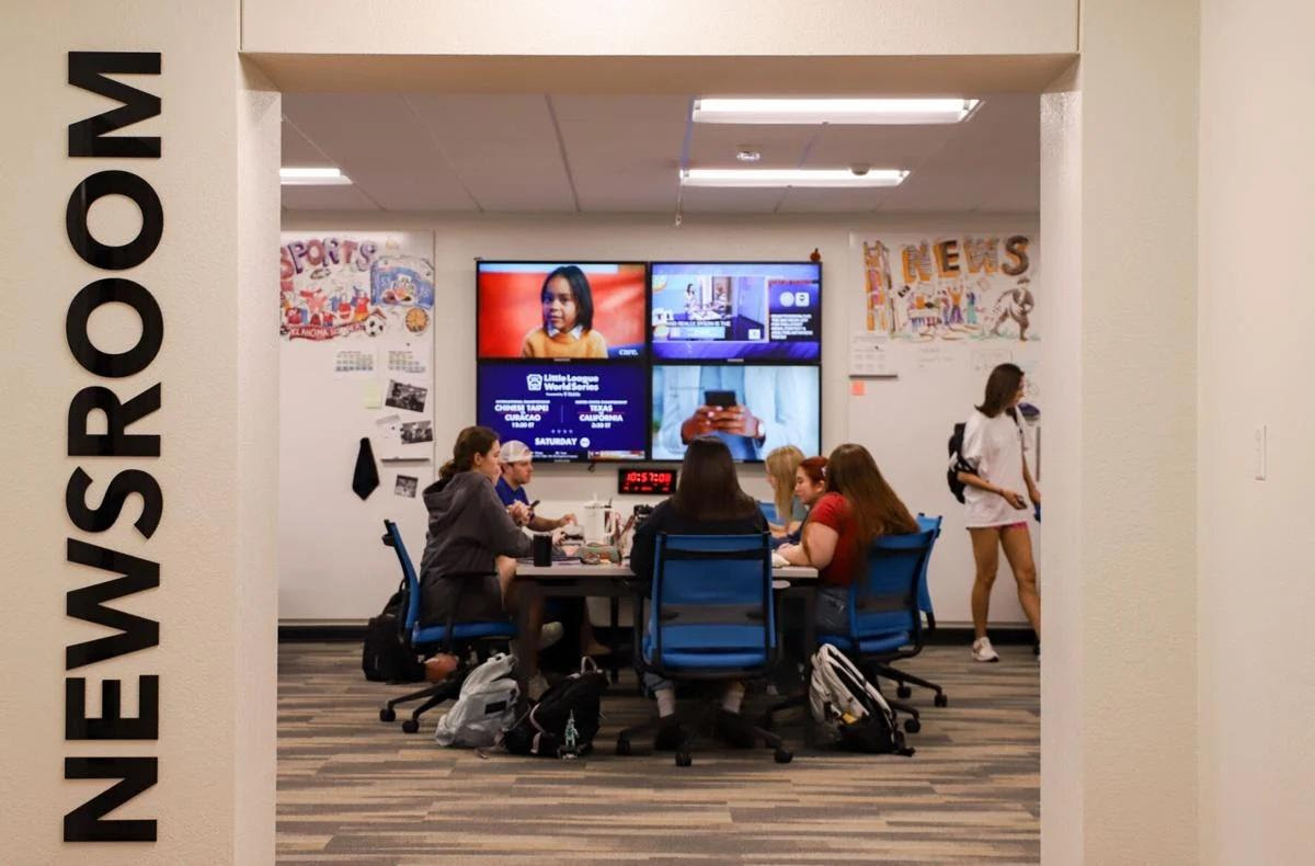 The entrance of the OU Daily newsroom in Copeland Hall.