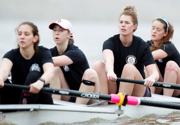 Amber Templin rowing with teammates
