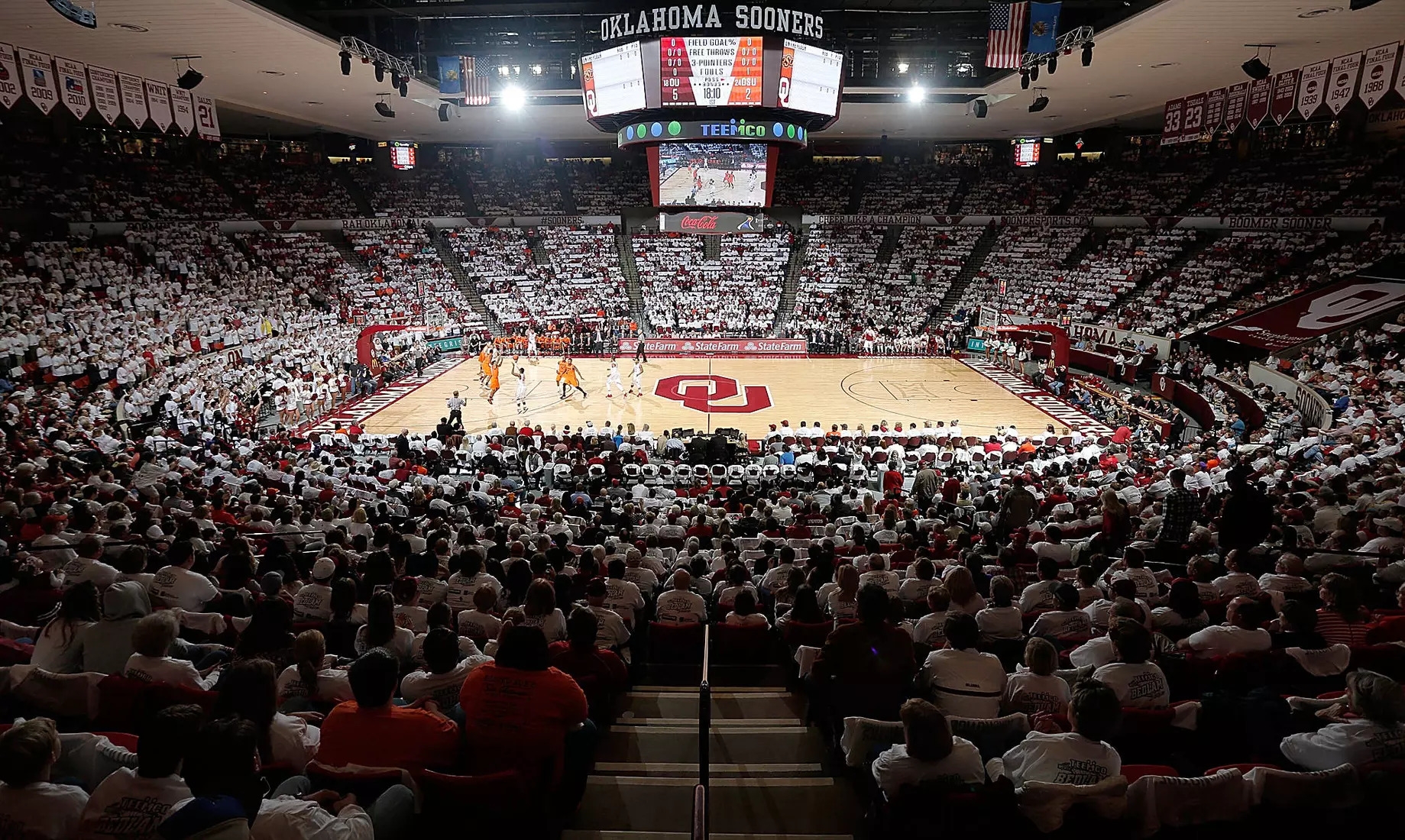 Picture of sold out Lloyd Noble Stadium