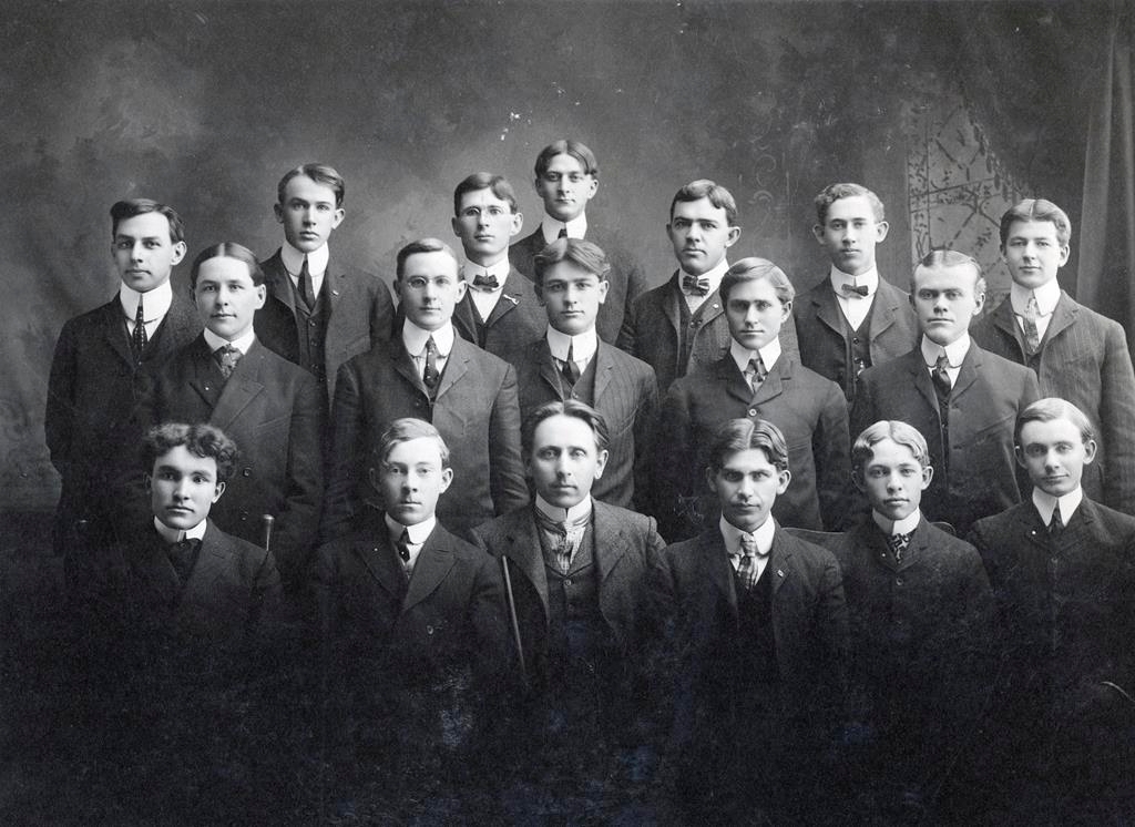 Glee Club in 1906 with Fredrik Holmberg.