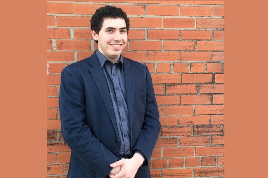 Headshot of Donovan Linsey