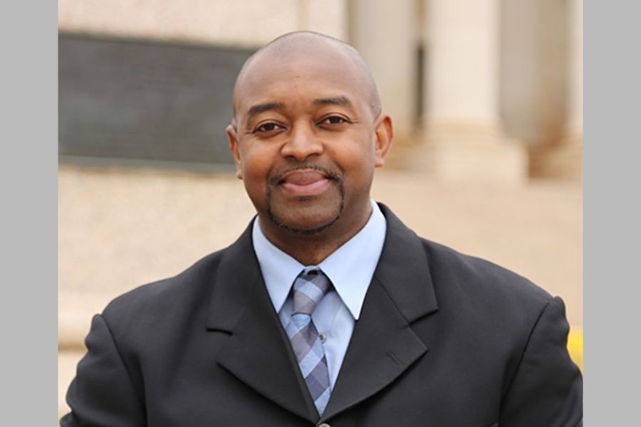 Headshot of Willis Washington.