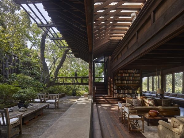 A combined indoor outdoor space in the Barbour Residence by John Marsh Davis.