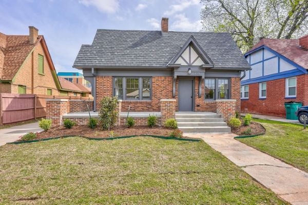 A small historic home in Oklahoma City.