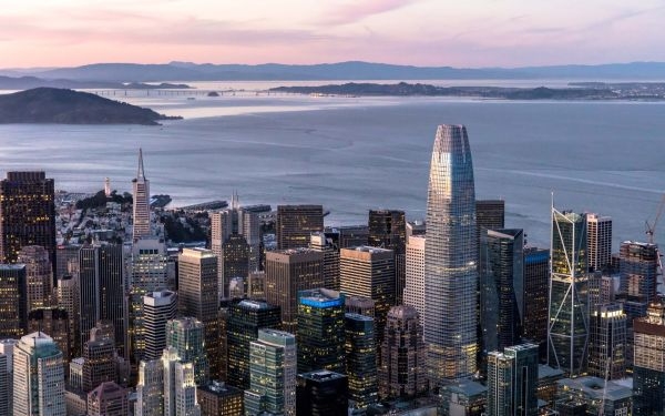 The San Francisco skyline featuring Salesforce Tower.