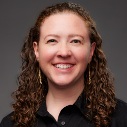 Headshot of Beth De La Cruz