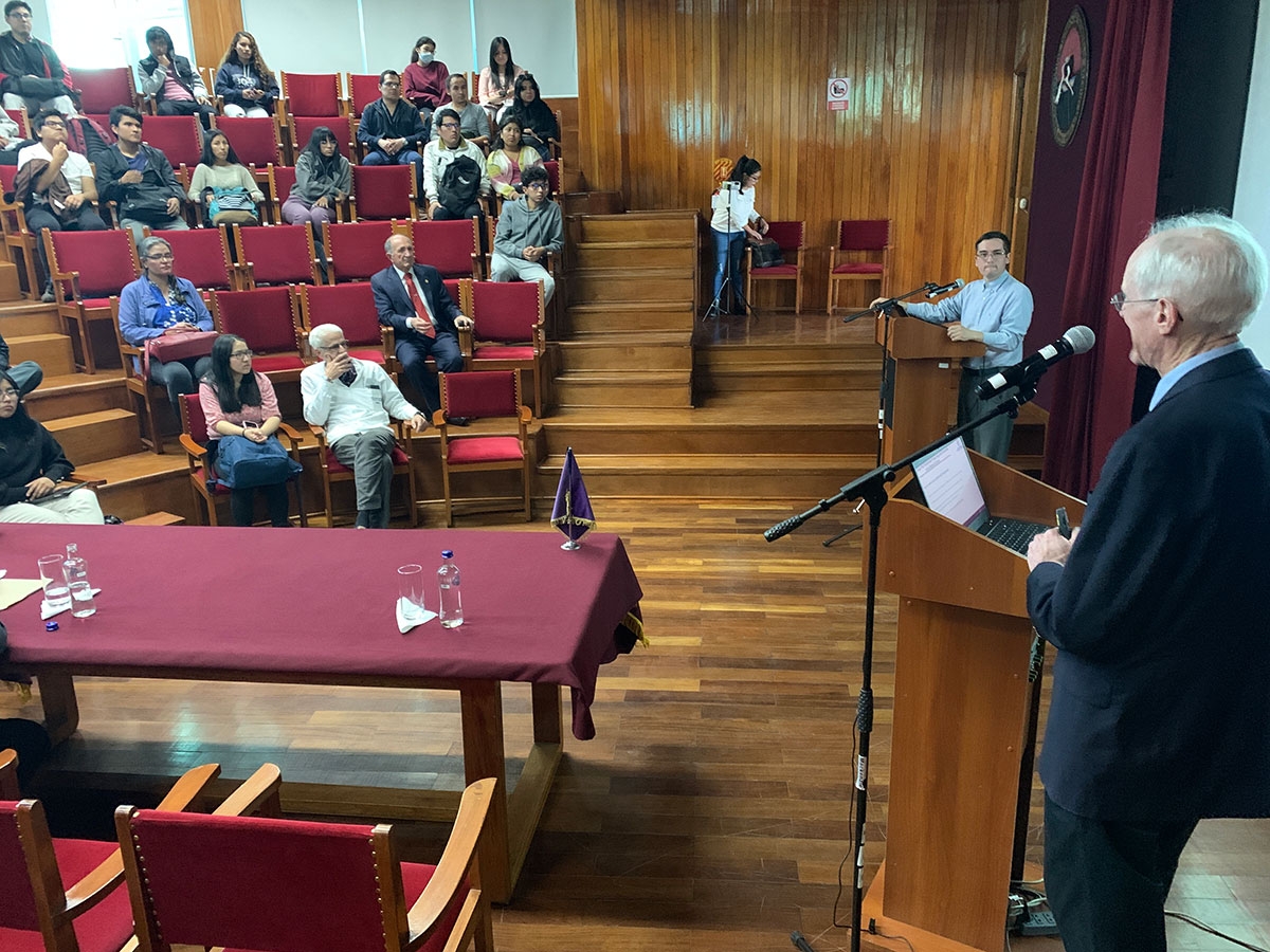 OU Engineering professor Roger Harrison with student Federico Flores in a presentation at UNSA