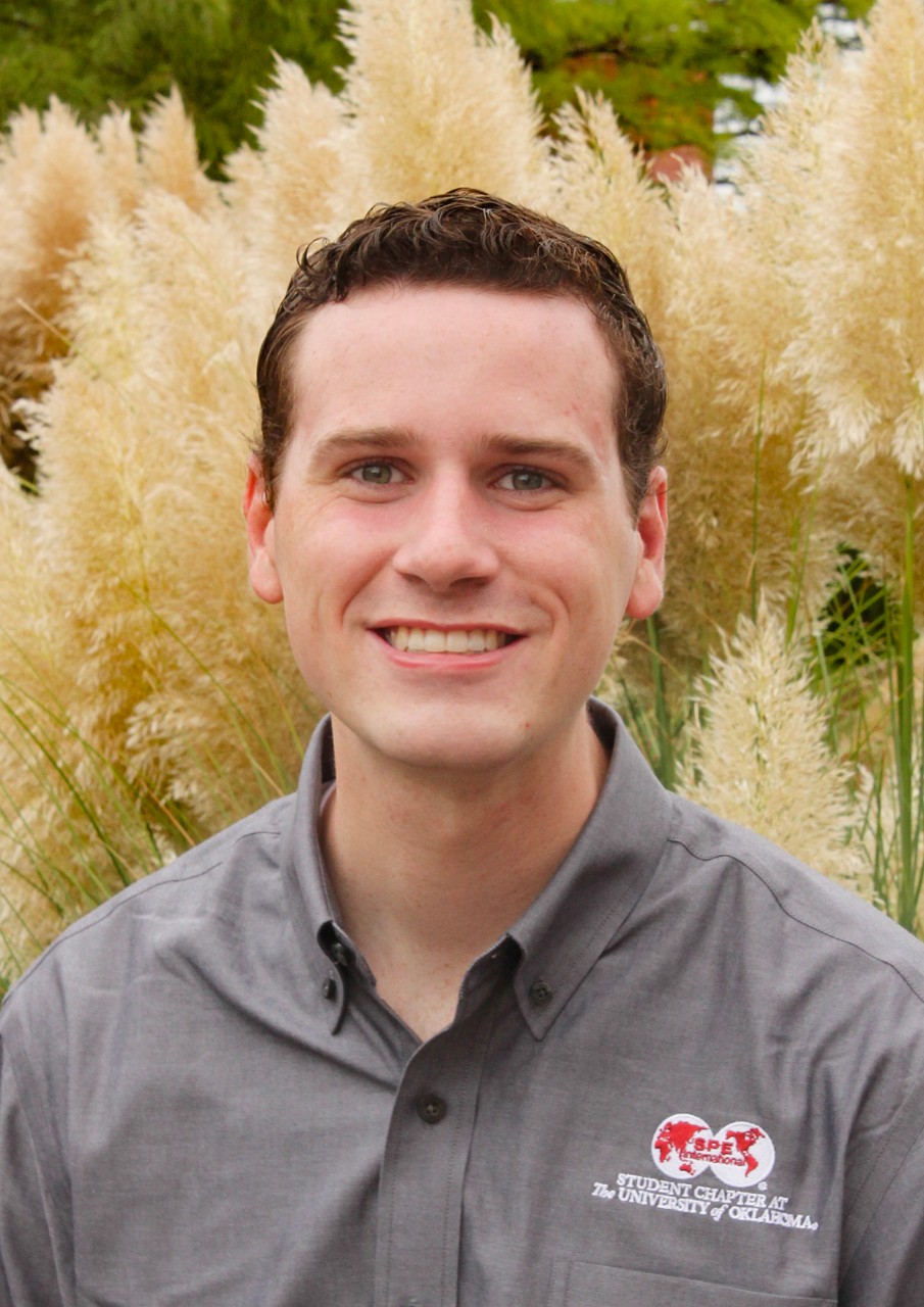 Portrait of Andrew Oakes.