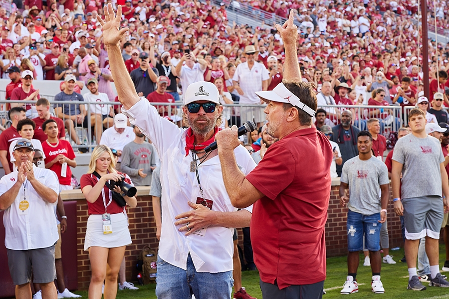Toby Keith with Bob Stoops at the OU vs Iowa State football game.