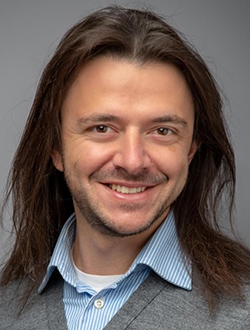 Headshot of Andrey Bernstein