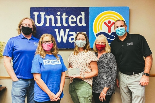 Sue Ringus (third from left) and other volunteers from United Way
