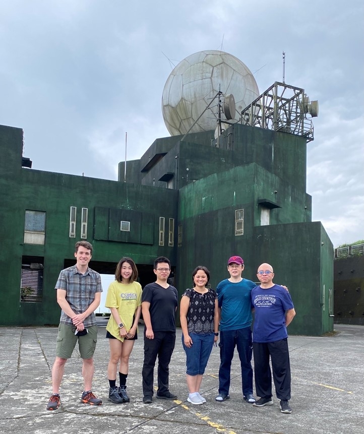 James Ruppert (left) on a group visit to the Wufenshan radar of the Taiwanese Central Weather Bureau, major thanks to the CWB director Jing-Shan Hong (right)