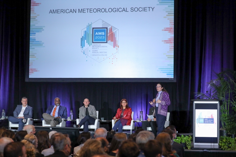OU’s Dr. Amy McGovern speaks as part of the Presidential Forum at the American Meteorological Society’s 103rd Annual Meeting.