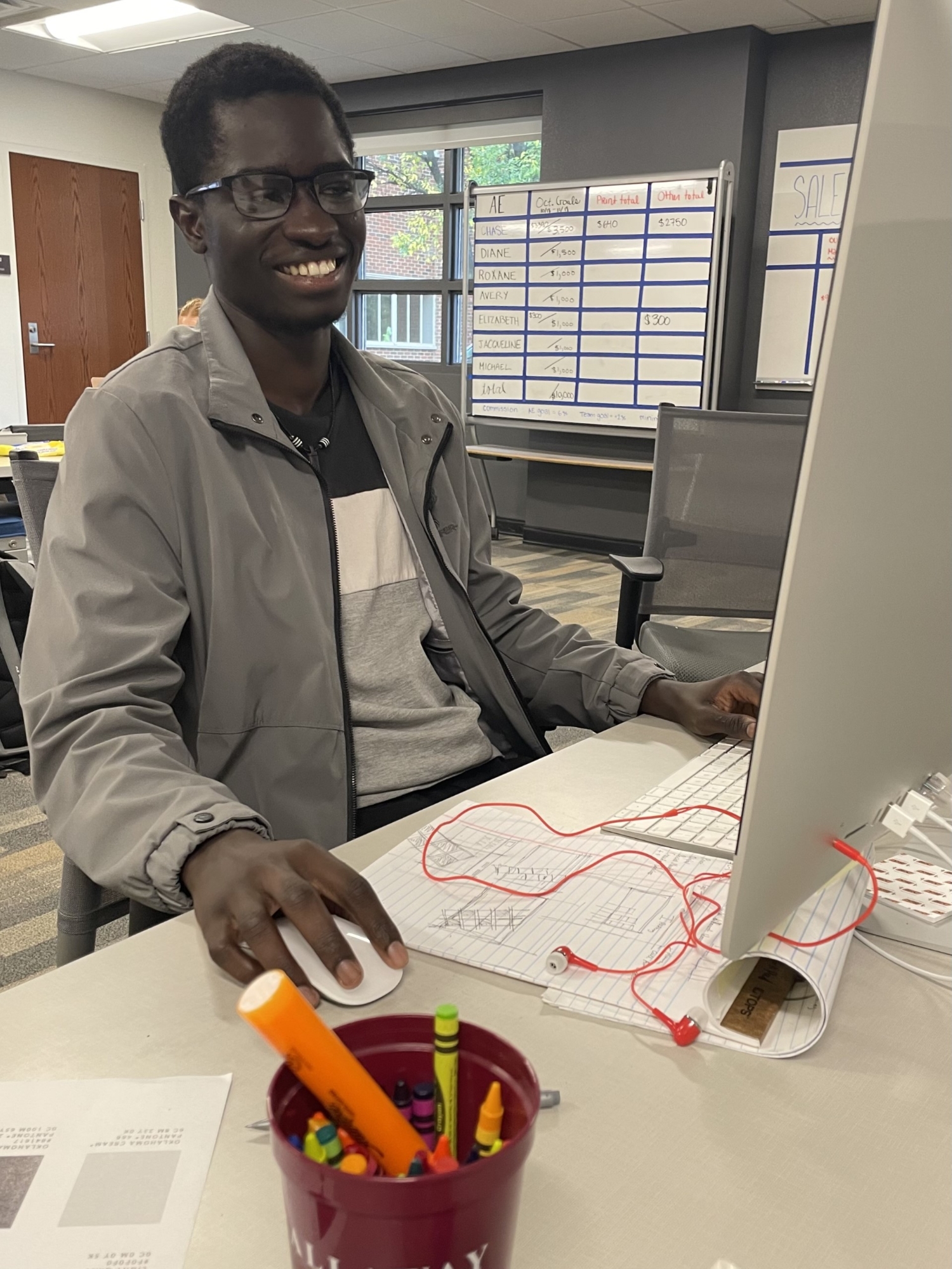 OU Daily editors Jazz Wolfe, Jillian Taylor and Karoline Leonard interview OU President Joseph Harroz in May 2023.